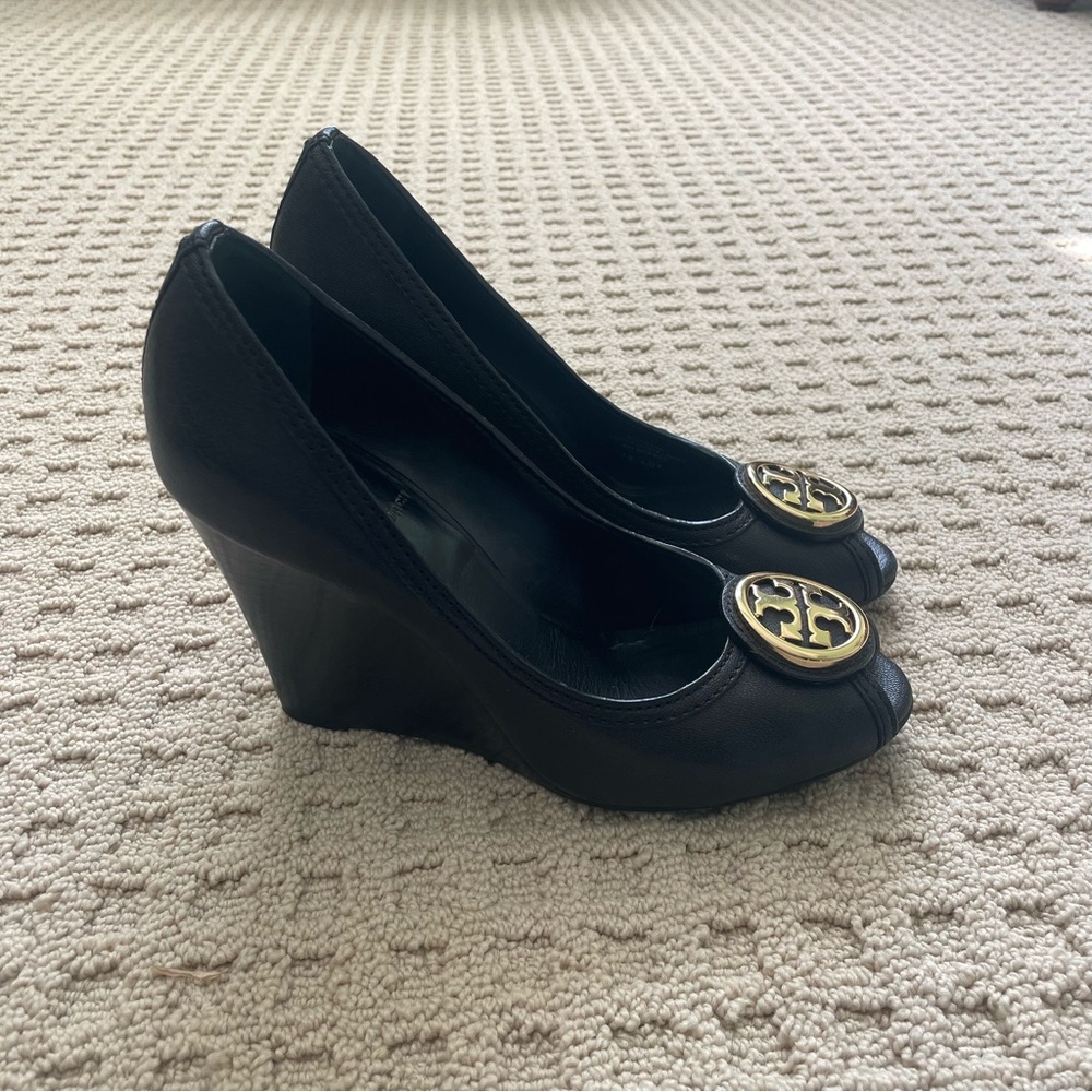 Tory Burch peep toe wedges EUC